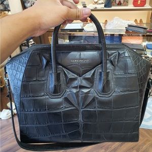 Givenchy Antigona leather tote bag